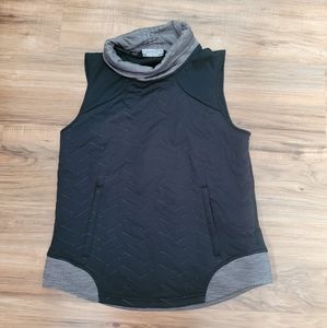 Under Armour Cold Gear Reactor Womens Size M Sleeveless Pullover Layer